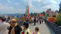 Libur Panjang Maulid Nabi, Taman Bunga Celosia di Jateng Tembus 3.000 Wisatawan