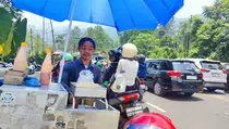 Kemacetan Panjang Puncak Bogor Membawa Berkah, Pedagang Kaki Lima Raup Cuan hingga Rp 300.000