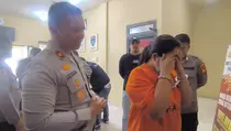 Baru 4 Hari Bekerja, Pengasuh Lansia di Pekanbaru Curi Koleksi Emas Senilai Rp 150 Juta