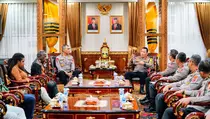 Temui Negosiator Pembebasan Pilot Susi Air, Kapolri Apresiasi Penggunaan Soft Approach
