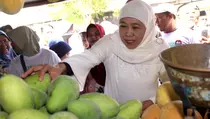 Khofifah Janjikan Pendampingan Literasi Digital untuk Pedagang Pasar Tradisional