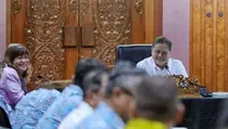 Bahas UMP 2025 Bersama Apindo, Airlangga Harap Pengupahan Cerminkan Perkembangan Ekonomi