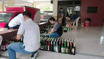 Polda DIY Sita 2.883 Botol Miras Tanpa Izin