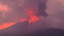 Gunung Lewotobi di NTT Meletus, 3 Bandara Ini Masih Berhenti Beroperasi