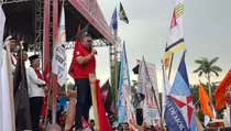 Hadiri Kampanye Tri Adhianto-Harris, Hasto Kristiyanto: Kota Bekasi Harus Jadi yang Terdepan di Jawa Barat