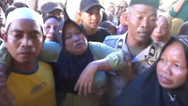Tiba di Gowa, Jenazah Korban Penembakan KKB Disambut Tangis Pilu