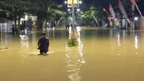 Hujan Deras 3 Jam Lebih, Jalan Nasional Trenggalek-Tulungagung Terendam Banjir
