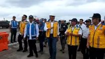 Tinjau Tol Probowangi, Menteri PU Sebut Kondisi Jalan Sudah Bagus