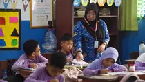 Uji Materi UU Guru dan Dosen: Usia Pensiun Guru Diminta Diperpanjang