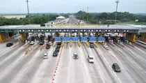 Arus Balik Libur Nataru, 319.000 Kendaraan Kembali ke Jabodetabek via Tol Jakarta-Cikampek