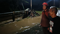 Jelang Tahun Baru 2025, Banjir Bandang Terjang Desa Cerme di Kediri
