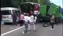 2 Korban Luka Kecelakaan di Tol Cipularang Dievakuasi ke RS Abdul Rodjak Purwakarta