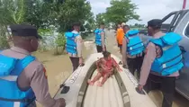 Banjir di Demak Akibat Tanggul Sungai Jebol, Warga Desa Tlogoweru Dievakuasi