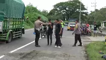 Adu Banteng Motor dan Truk di Mojokerto, 2 Orang Tewas di Tempat Kejadian