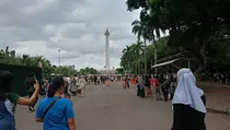 Monas Diserbu Pengunjung Saat Libur Panjang Isra Mikraj dan Imlek