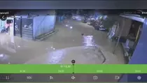 Buaya Muncul di Halaman Rumah Saat Banjir di Kutai Timur, Bebek Peliharaan Jadi Mangsa