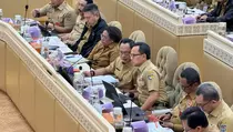 Pelantikan Kepala Daerah Ditunda, DPR dan Pemerintah Bahas Jadwal Baru Hari Ini