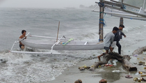 Gelombang Laut Mencapai 3 Meter, Nelayan di Polewali Mandar Batal Cari Ikan