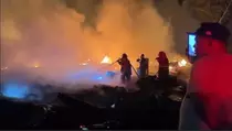 Kebakaran di Lahan TPA Kota Kendari Hanguskan 26 Rumah Subsidi