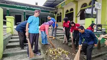 Sambut Ramadan 2025, Warga Lintas Agama Kampung Kerukunan Ciamis Bersih-bersih Tempat Ibadah