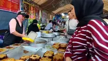 War Takjil di Palangka Raya: Berburu Kue Ceper hingga Bingka Kentang