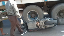 Kecelakaan Maut di Sidoarjo, 2 Remaja Tewas Terlindas Truk Trailer