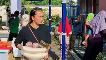 Ratusan Warga Kudus Serbu Pasar Murah, Antre Panjang demi Sembako