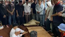 Rieke Diah Pitaloka Hadiri Pemakaman Mat Solar Hari Ini