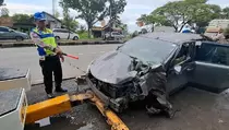 Kecelakaan Maut di Kudus: Minibus Terguling 15 Meter, Sopir Tewas