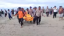 2 Wisatawan Tewas Terseret Ombak di Pantai Pangandaran