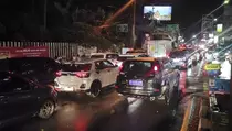 Macet Total! Jalur Puncak Kembali Padat Seusai Satu Arah Dihentikan