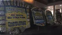 Titiek Puspa Meninggal, Karangan Bunga Banjiri Rumah Duka