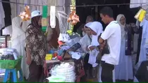 Jelang Haji 2025, Jemaah Asal Demak Borong Topi dan Pelembap Kulit