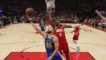 NBA Playoff Rockets vs Warriors 0-1, Stephen Curry Bersinar