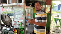 Tukang Mi Ayam dan Istri Naik Haji setelah Menanti 13 Tahun