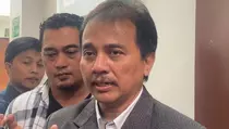 Pengacara: Roy Suryo dan Dokter Tifa Bukan Koruptor!