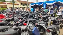 Polres Bogor Gerebek Markas Mata Elang, 120 Motor Sitaan Diamankan