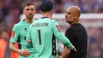 Pep Guardiola Adu Mulut dengan Kiper Crystal Palace Usai City Tumbang