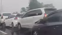 Horor! 5 Mobil Kecelakaan Beruntun di Tol Cileunyi, Ini Penyebabnya