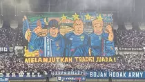 Persib vs PSM: Hodak Ingatkan Bobotoh Tidak Nyalakan Flare