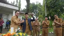 Ultah ke-49, Wabup Cianjur Ramzi Dapat Kejutan di Apel Pagi