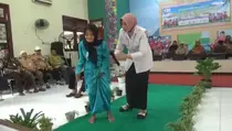 Peringati Hari Lanjut Usia, Lansia di Jombang Ikuti Fashion Show