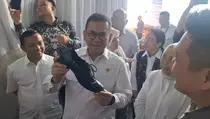 Mendag Budi Santoso Lepas Ekspor 8.800 Alas Kaki ke Kuwait