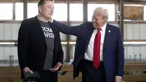 Ribut dengan Trump Bikin Aset Elon Musk Anjlok Rp 198 Triliun