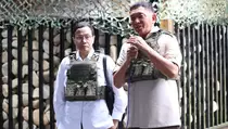 Menhan dan Menkeu Pakai Rompi Antipeluru Saat Kunjungan ke Papua