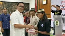 Pemkot Yogya Bagikan 1,5 Kg Daging Kurban ke 1.233 Penggerobak Sampah