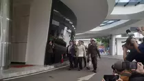 Kasus Korupsi Laptop, Nadiem Makarim Tiba Tepat Waktu di Kejagung