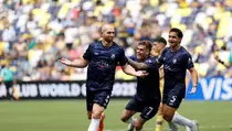 Kejutan! Guru Magang dan Tukang Cukur Bawa Auckland Hancurkan Boca