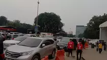 Parkiran PRJ 2025 Membeludak saat Libur Panjang