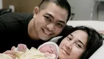 Kabar Bahagia,Istri Ade Govinda Lahirkan Bayi Laki-laki